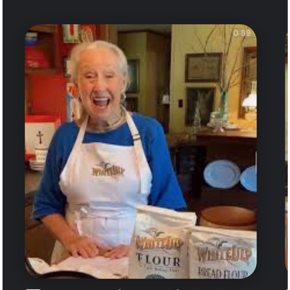 Brenda Gantt Linger Around The Table Y’all - Picture 6 of 6